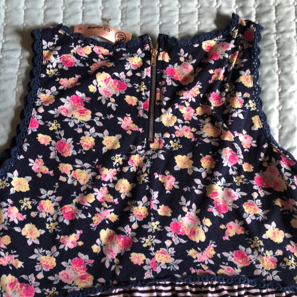 Cute top medium - Picture 2 of 2